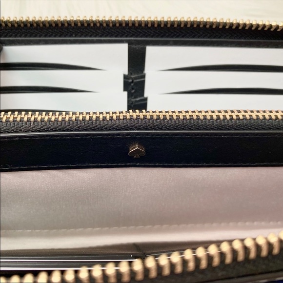 ❄️🚙 SOLD - KATE SPADE Zip Wallet 🚙❄️ - Picture 15 of 15